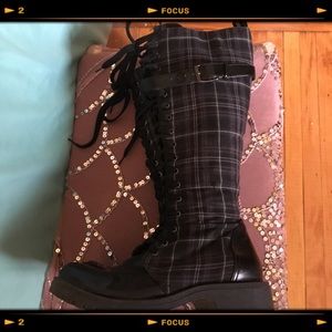 Plaid Volatile boots